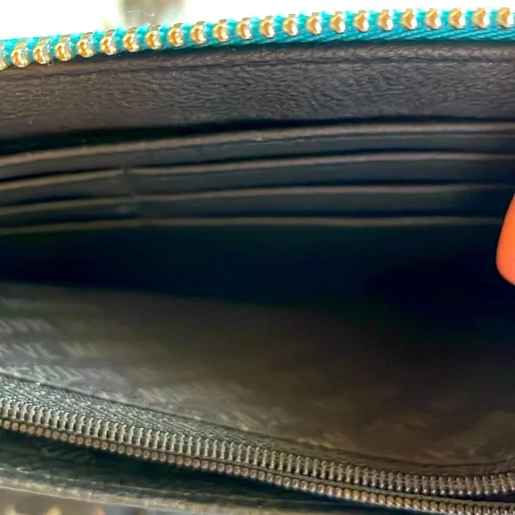 Steve Madden zip around wallet wristlet, teal green with gold hardware. CLEAN!! - Picture 6 of 8